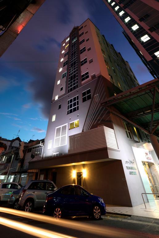 Swiss Hotel Apartment Kuala Belait Exterior photo
